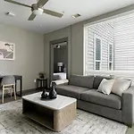 Landing At The Nine At Memphis - 4 Bedrooms In University
