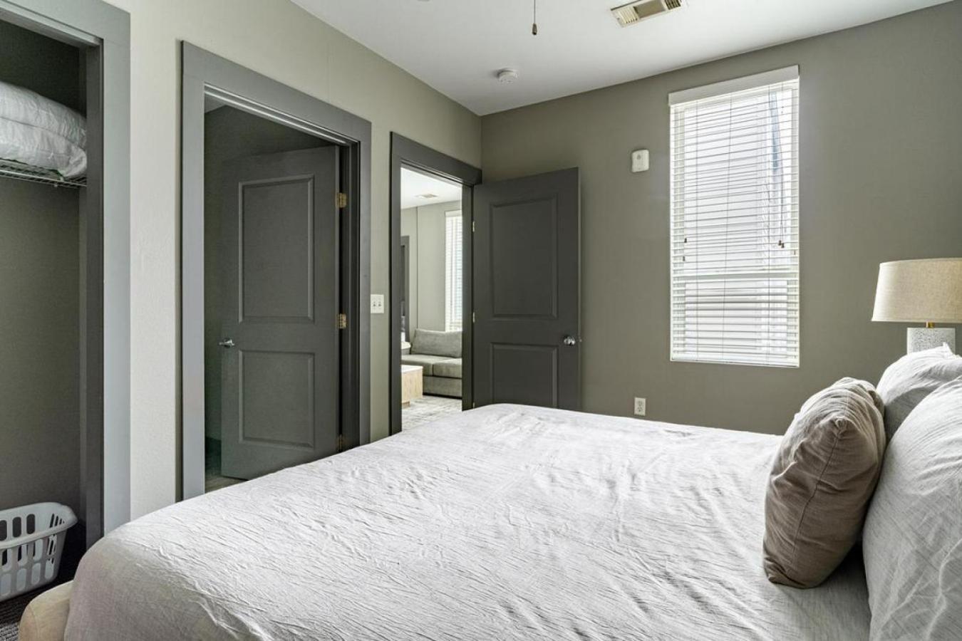 Landing At The Nine At - 4 Bedrooms In * Memphis