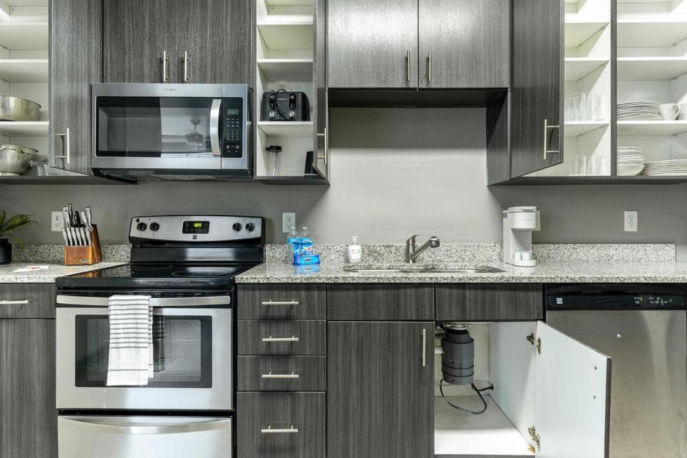Landing At The Nine At - 4 Bedrooms In Apartment *